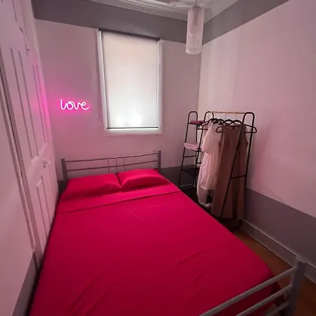 Quarto em Acomodações Particulares Cozy In The Center *